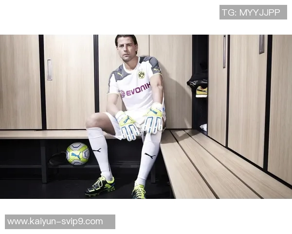 冬季热销足球球星棉衣保暖舒适兼具时尚潮流魅力 冬季热销足球球星棉衣保暖舒适兼具时尚潮流魅力