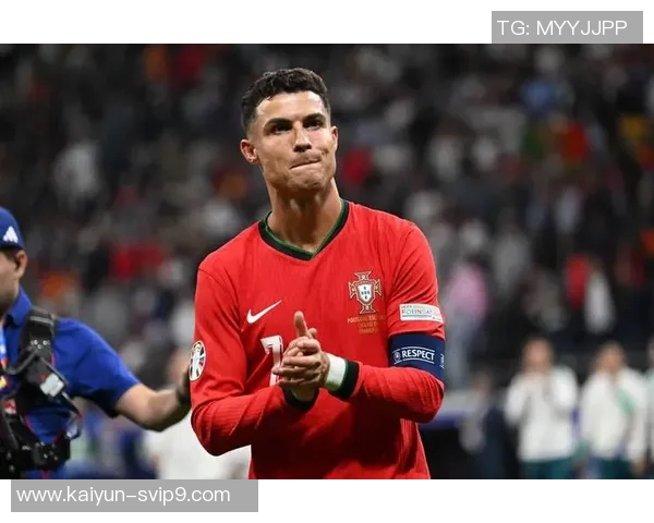 回顾上世纪经典足球巨星他们如何改变了世界足坛历史